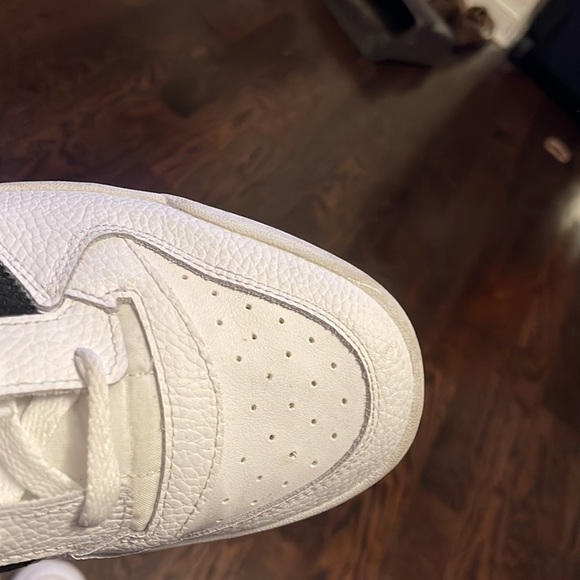 Adidas shoes - Picture 5 of 7